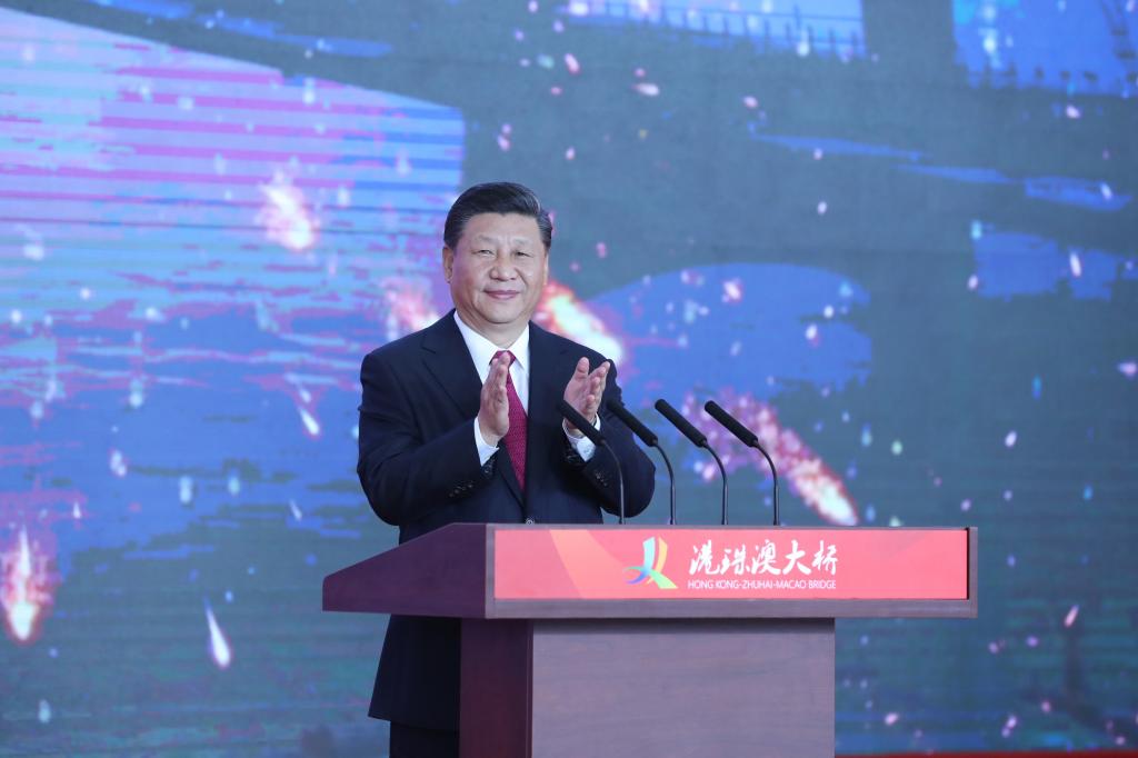 2018年10月23日,习近平总书记出席港珠澳大桥开通仪式并宣布大桥正式开通。 2018年10月23日,习近平总书记出席港珠澳大桥开通仪式并宣布大桥正式开通。